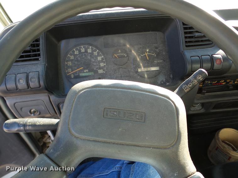 image for item DA7270 2003 Isuzu NPR HD box truck