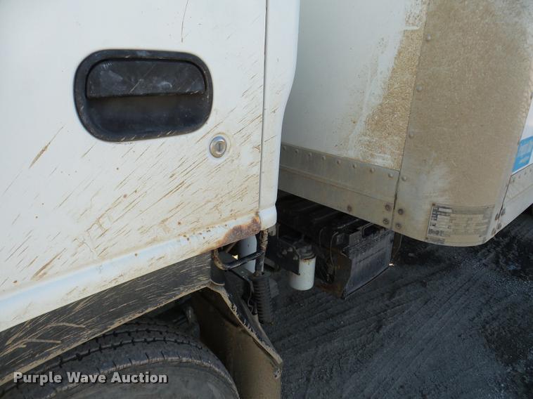 image for item DA7270 2003 Isuzu NPR HD box truck