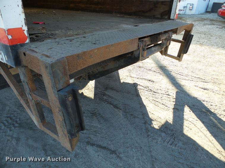 image for item DA7270 2003 Isuzu NPR HD box truck