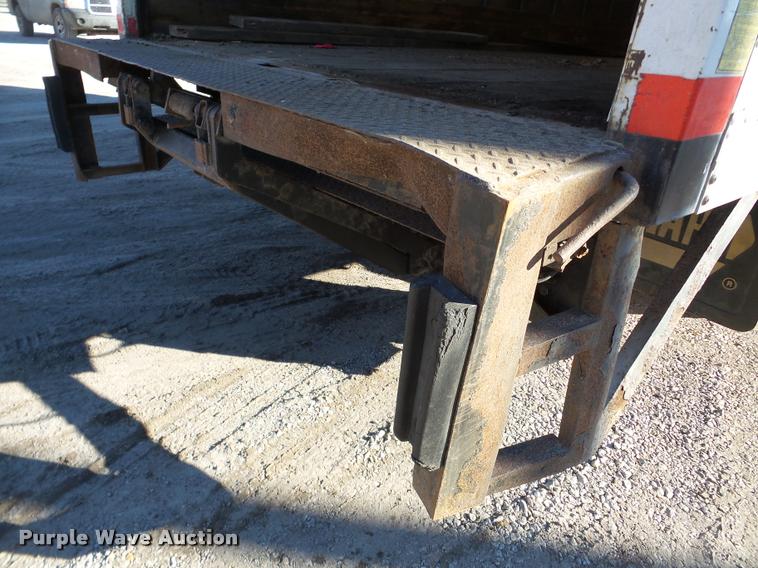 image for item DA7270 2003 Isuzu NPR HD box truck