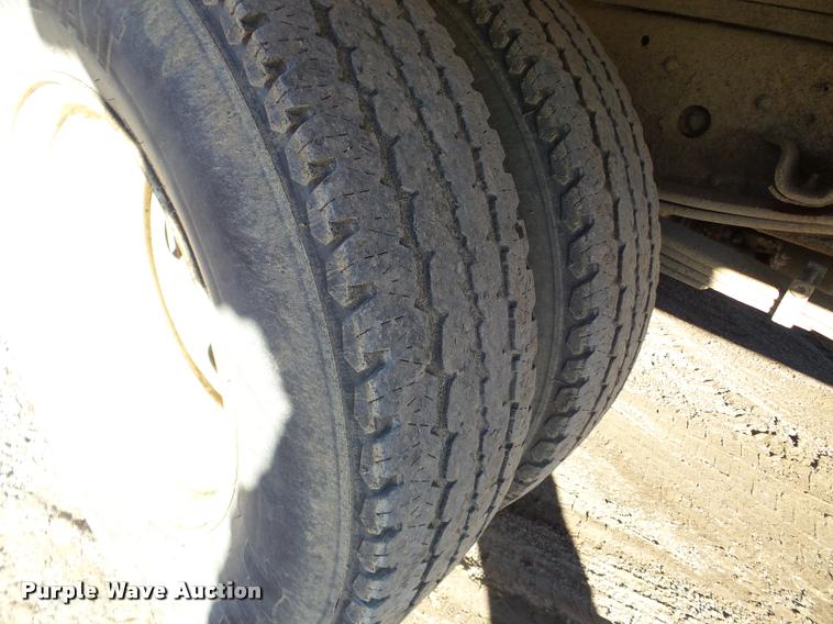 image for item DA7270 2003 Isuzu NPR HD box truck