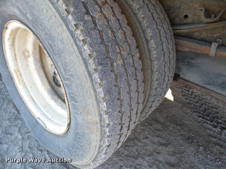 image for item DA7270 2003 Isuzu NPR HD box truck