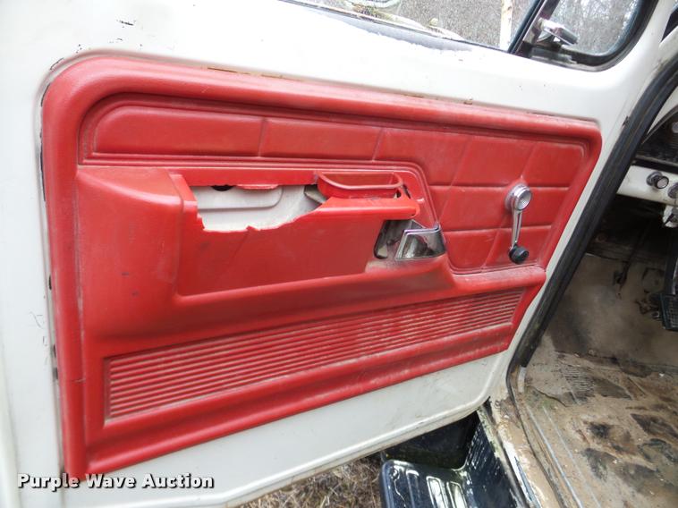 image for item DA7289 1978 Ford F600 dump truck