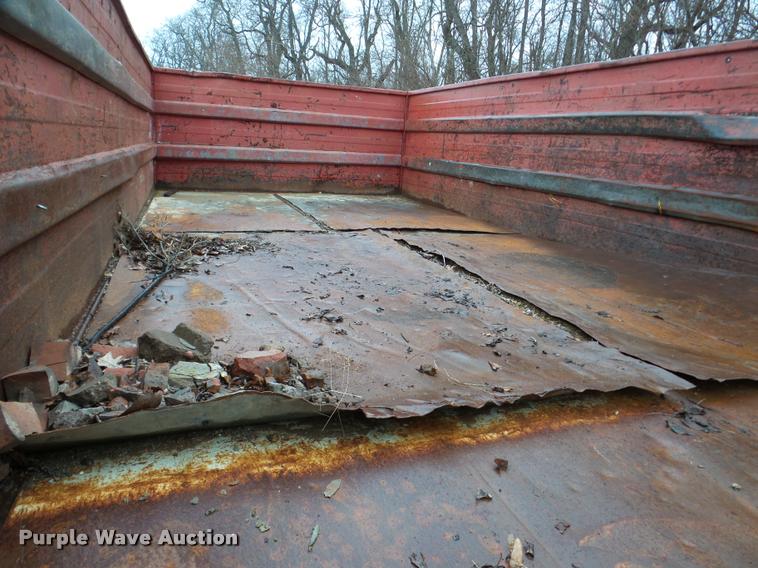 image for item DA7289 1978 Ford F600 dump truck