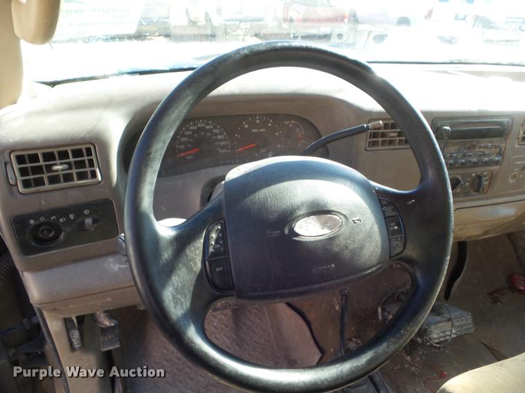 image for item DA7577 2003 Ford F250 Super Duty SuperCab pickup truck