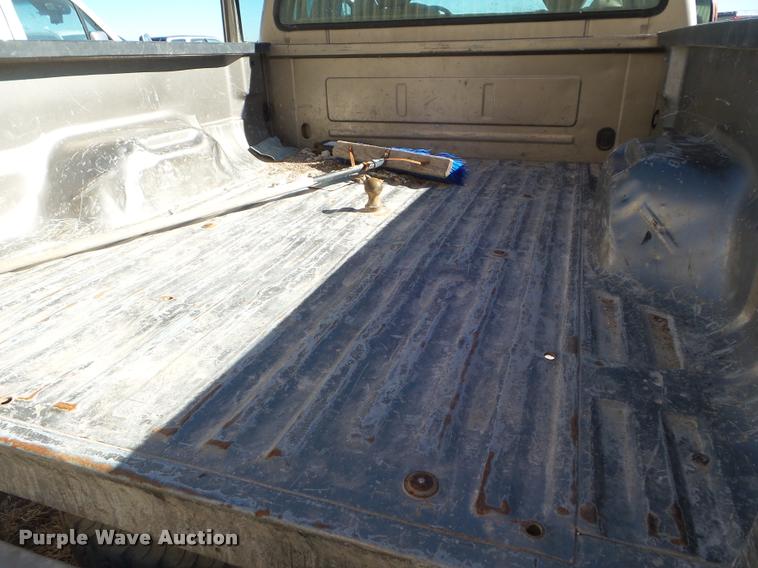 image for item DA7577 2003 Ford F250 Super Duty SuperCab pickup truck