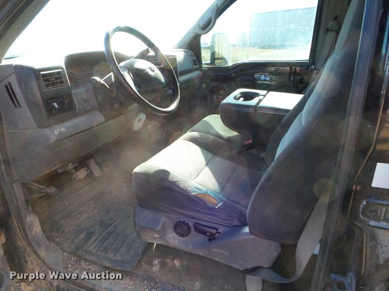 image for item DA7578 2002 Ford F250 Super Duty Crew Cab flatbed pickup truck