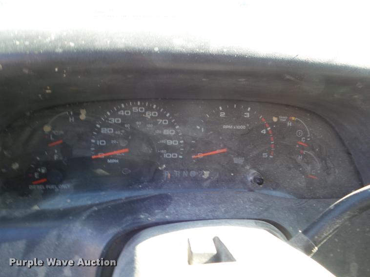 image for item DA7578 2002 Ford F250 Super Duty Crew Cab flatbed pickup truck