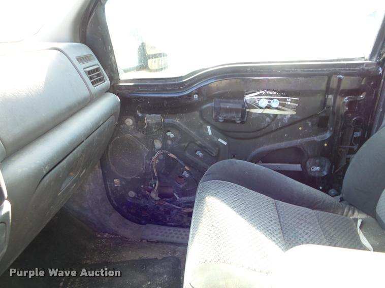 image for item DA7578 2002 Ford F250 Super Duty Crew Cab flatbed pickup truck