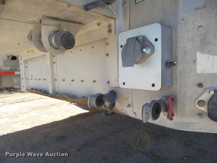 image for item DA7580 2006 Merritt livestock trailer