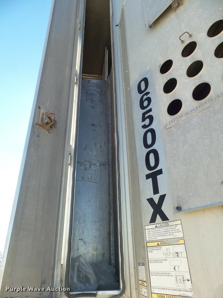 image for item DA7580 2006 Merritt livestock trailer