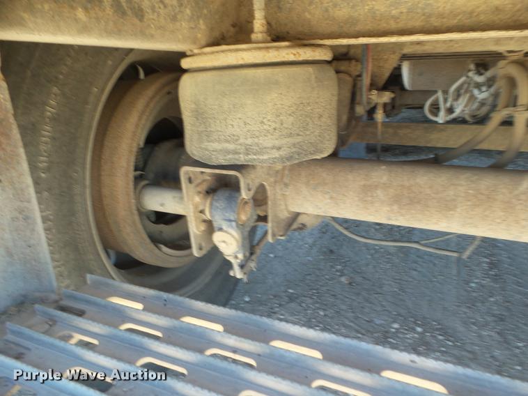 image for item DA7580 2006 Merritt livestock trailer