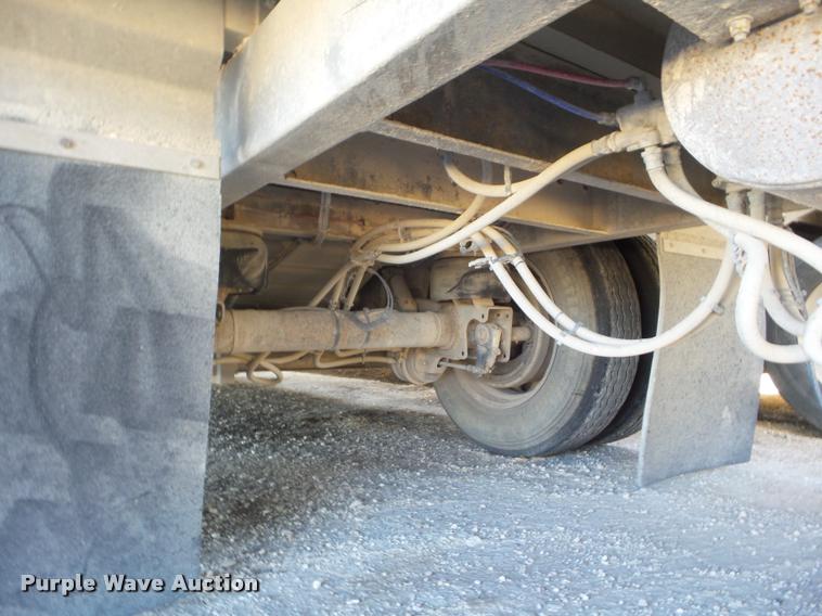 image for item DA7580 2006 Merritt livestock trailer