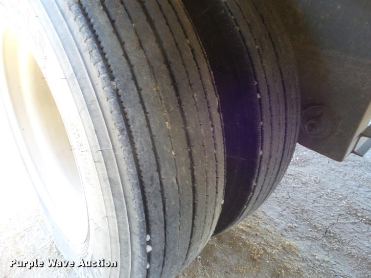 image for item DA7580 2006 Merritt livestock trailer