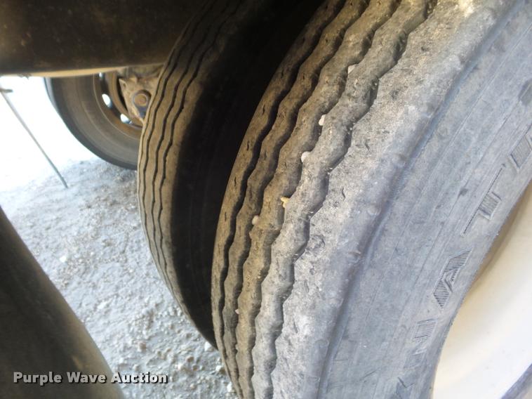 image for item DA7580 2006 Merritt livestock trailer