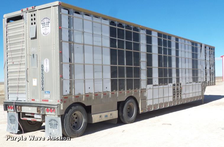 image for item DA7582 2009 Merritt livestock trailer