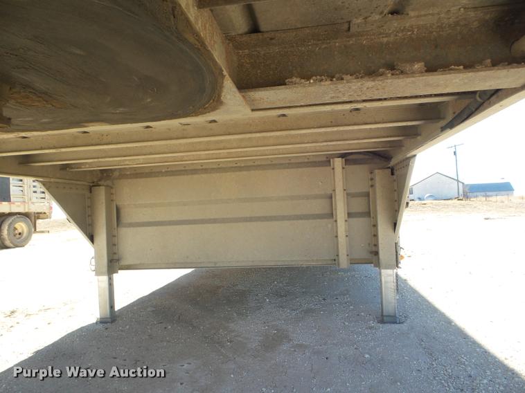 image for item DA7582 2009 Merritt livestock trailer