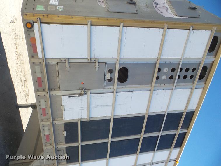 image for item DA7582 2009 Merritt livestock trailer