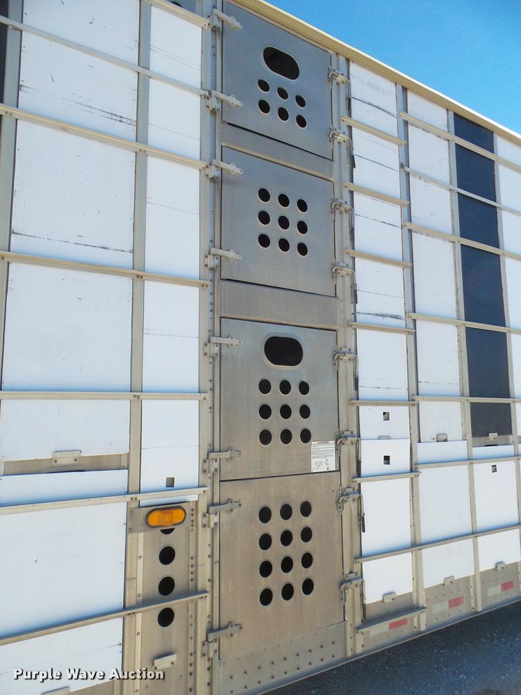 image for item DA7582 2009 Merritt livestock trailer