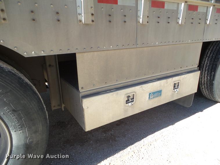 image for item DA7582 2009 Merritt livestock trailer
