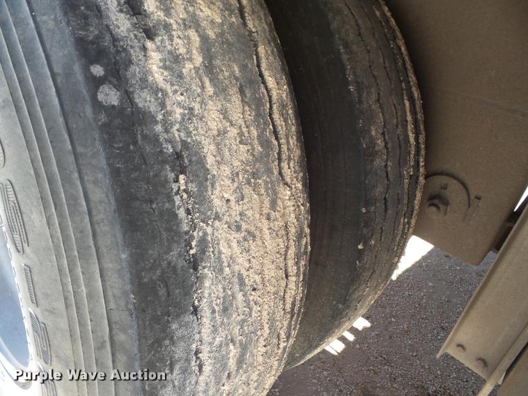 image for item DA7582 2009 Merritt livestock trailer