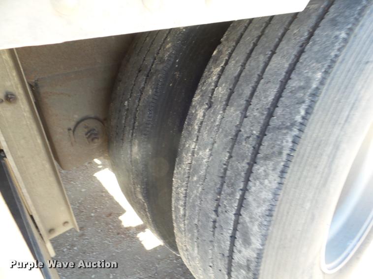 image for item DA7582 2009 Merritt livestock trailer