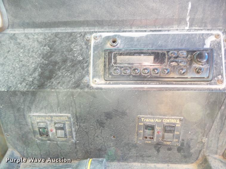 image for item DA7594 1997 International 3800 school bus