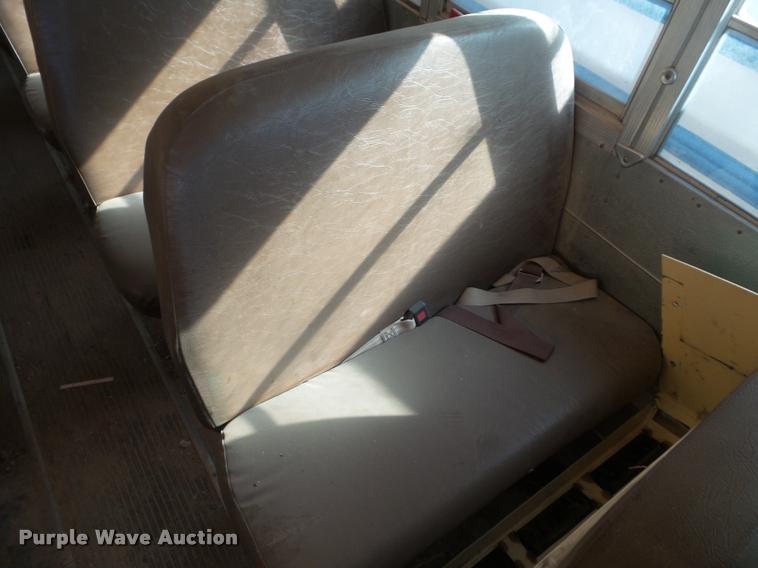 image for item DA7594 1997 International 3800 school bus