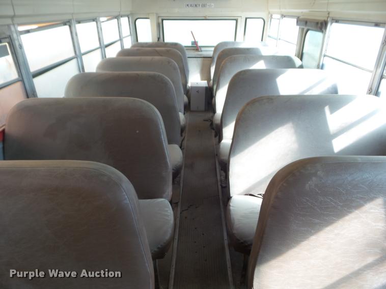 image for item DA7594 1997 International 3800 school bus