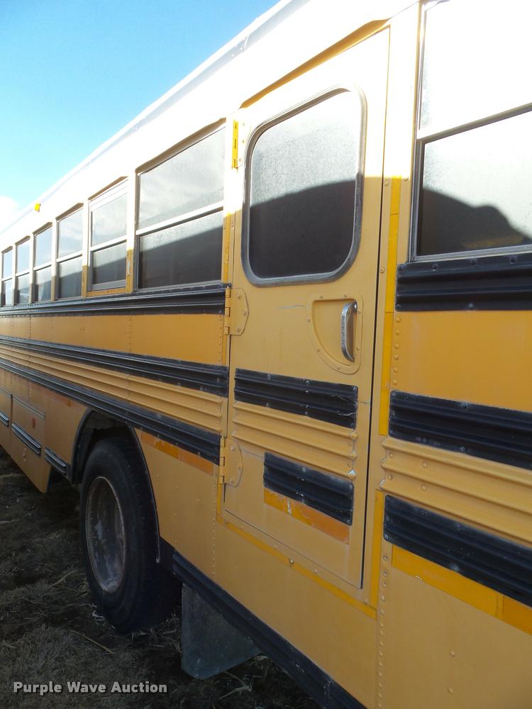 image for item DA7594 1997 International 3800 school bus