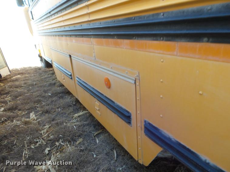 image for item DA7594 1997 International 3800 school bus