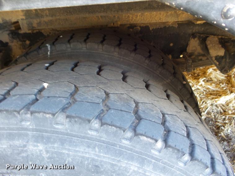 image for item DA7594 1997 International 3800 school bus