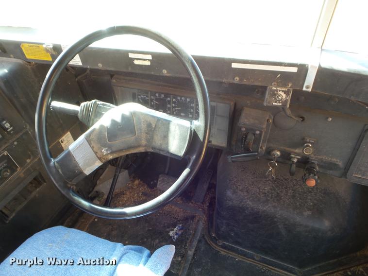 image for item DA7595 1996 International 3800 school bus