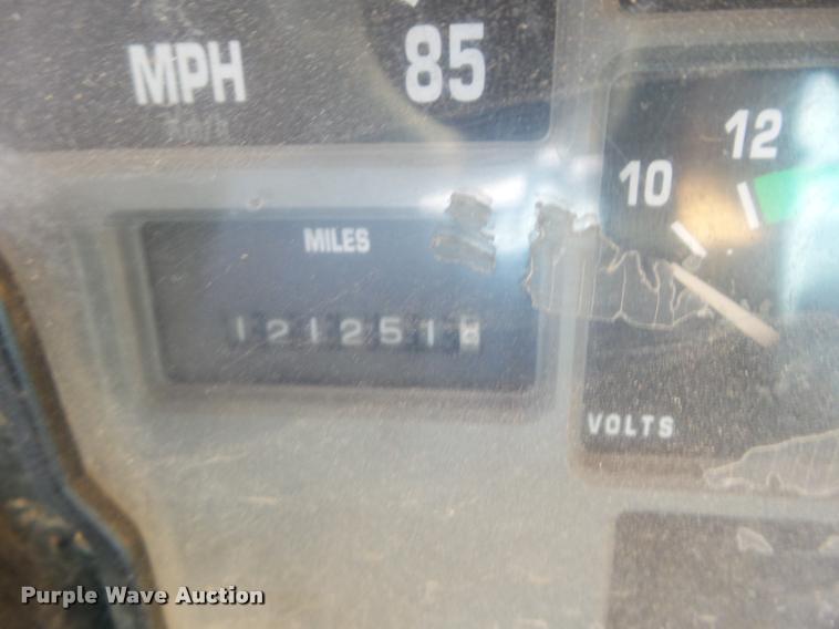 image for item DA7595 1996 International 3800 school bus