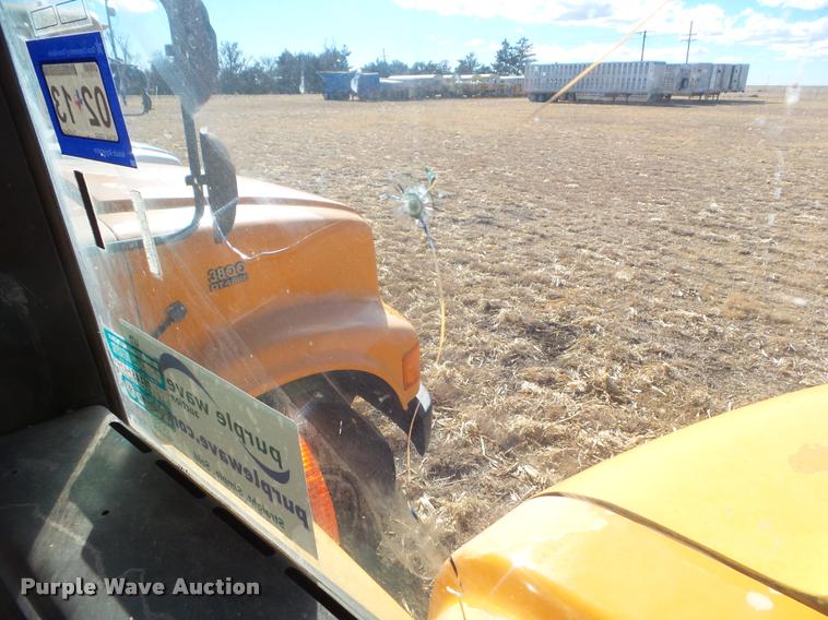 image for item DA7595 1996 International 3800 school bus