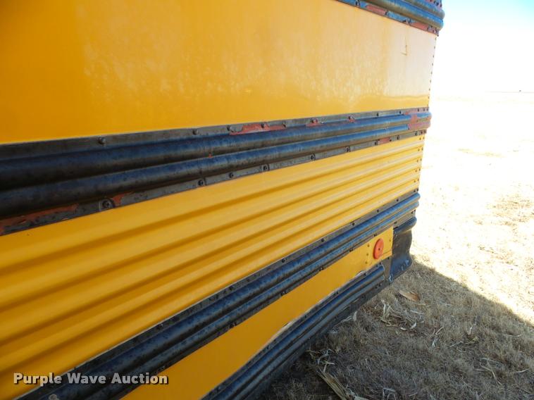 image for item DA7595 1996 International 3800 school bus