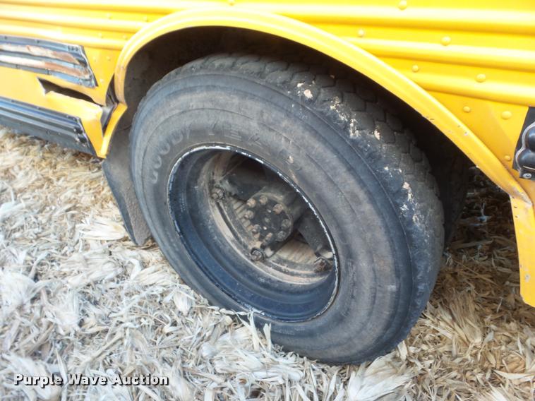 image for item DA7595 1996 International 3800 school bus