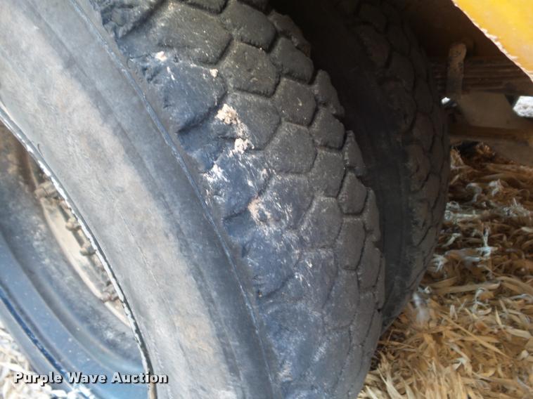 image for item DA7595 1996 International 3800 school bus