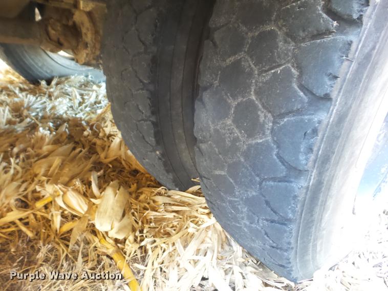 image for item DA7595 1996 International 3800 school bus