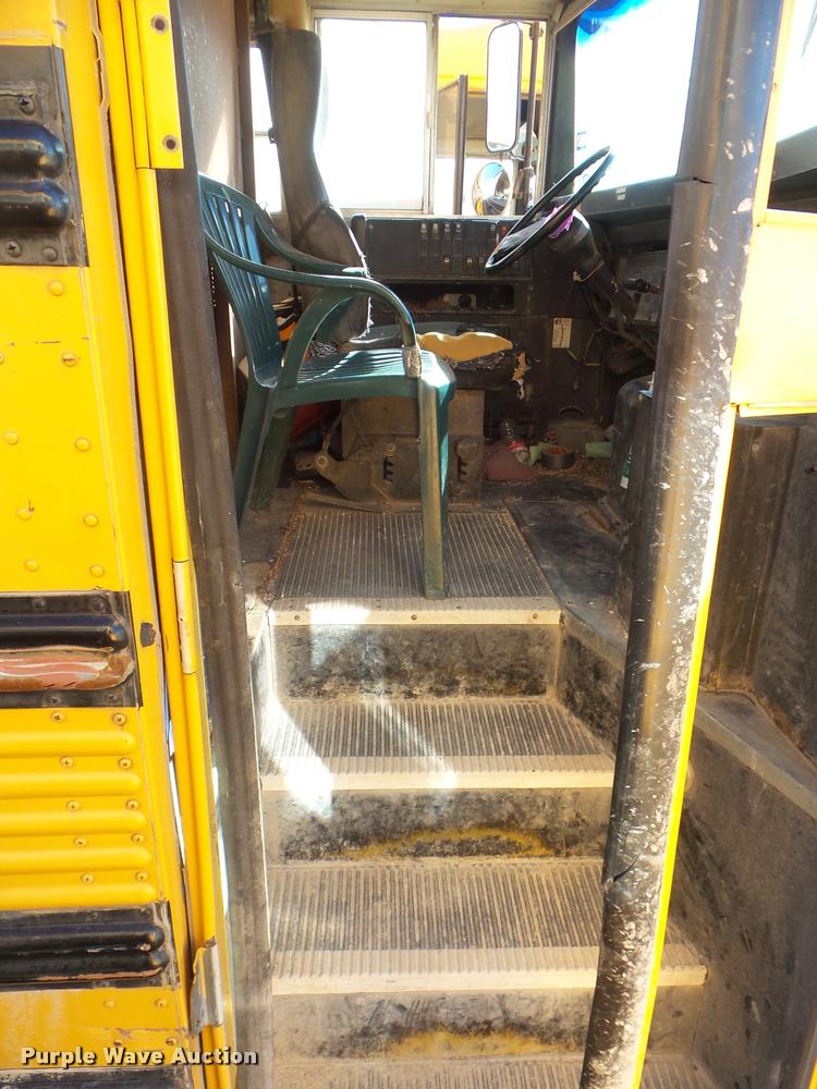 image for item DA7596 1996 International 3800 school bus