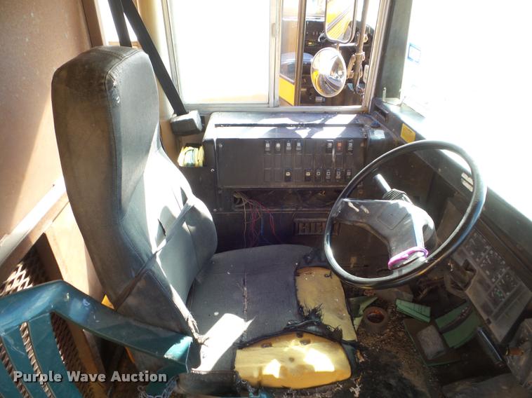 image for item DA7596 1996 International 3800 school bus