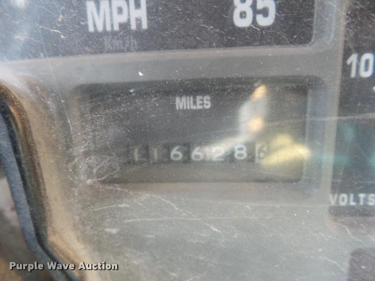 image for item DA7596 1996 International 3800 school bus