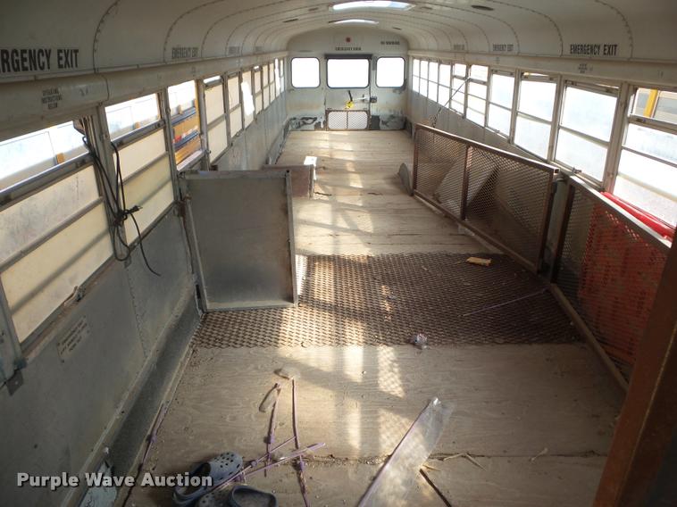 image for item DA7596 1996 International 3800 school bus