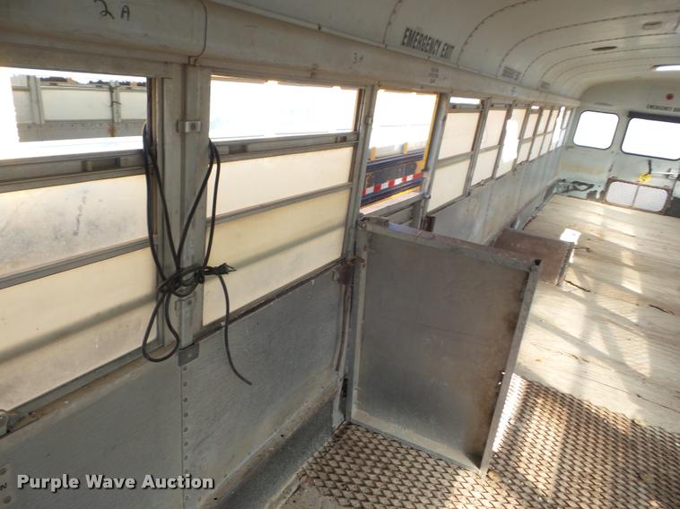 image for item DA7596 1996 International 3800 school bus