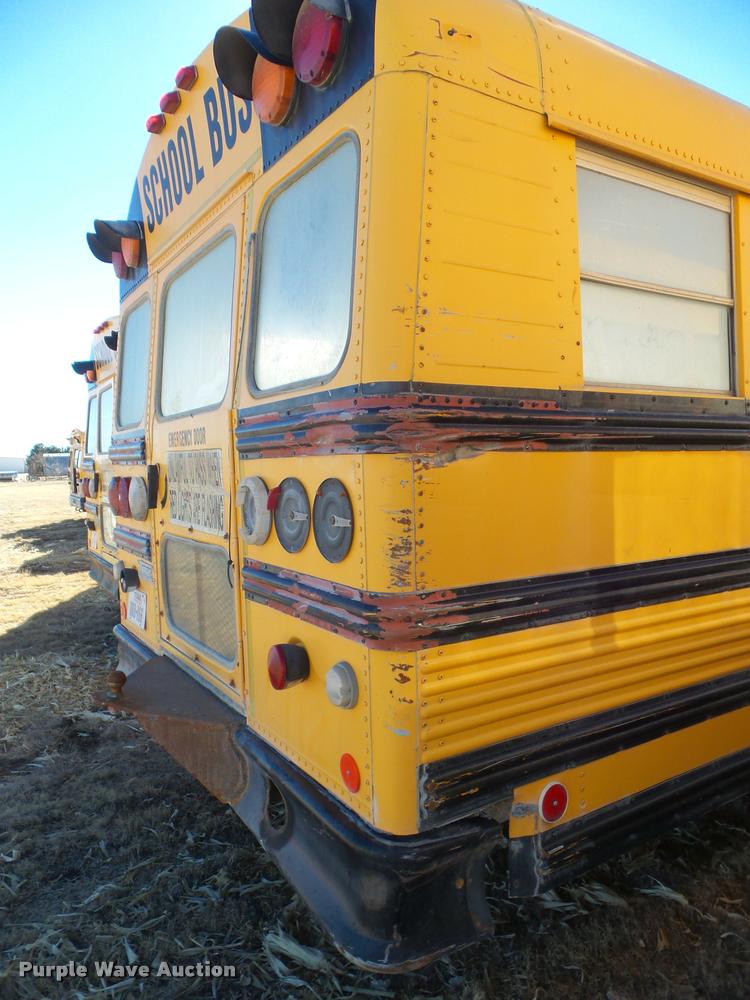 image for item DA7596 1996 International 3800 school bus