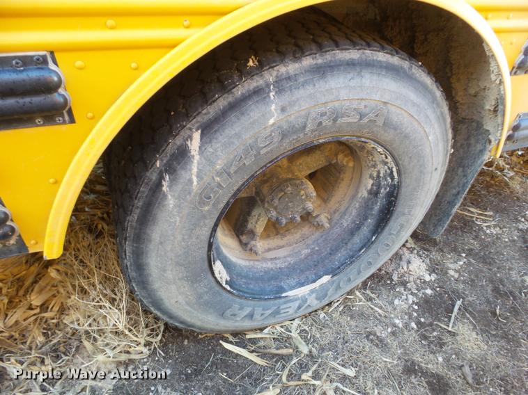 image for item DA7596 1996 International 3800 school bus