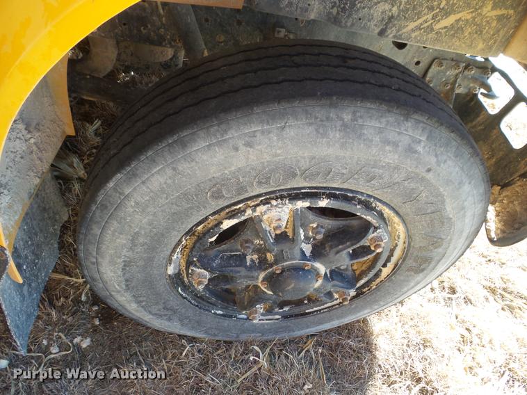 image for item DA7596 1996 International 3800 school bus