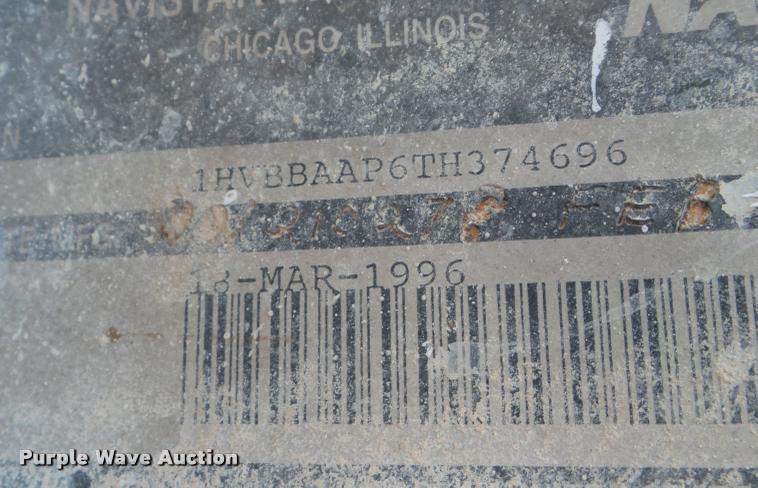 image for item DA7596 1996 International 3800 school bus