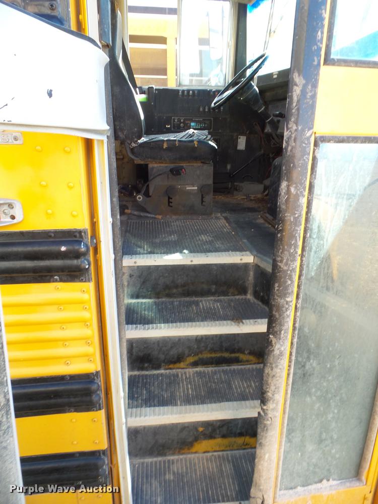 image for item DA7599 1996 International 3800 school bus