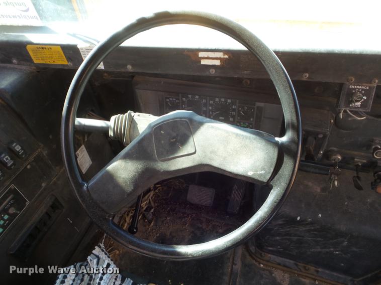 image for item DA7599 1996 International 3800 school bus